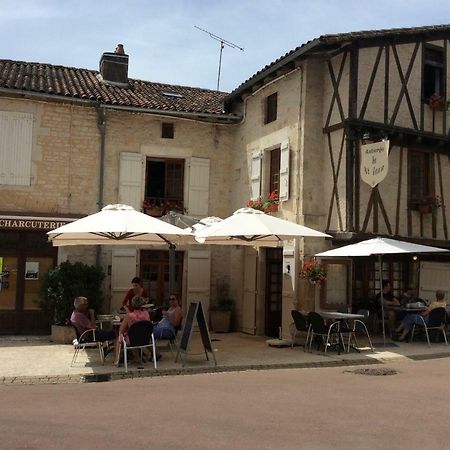 La Vieille Maison Rose Panzió Nanteuil-en-Vallée Kültér fotó