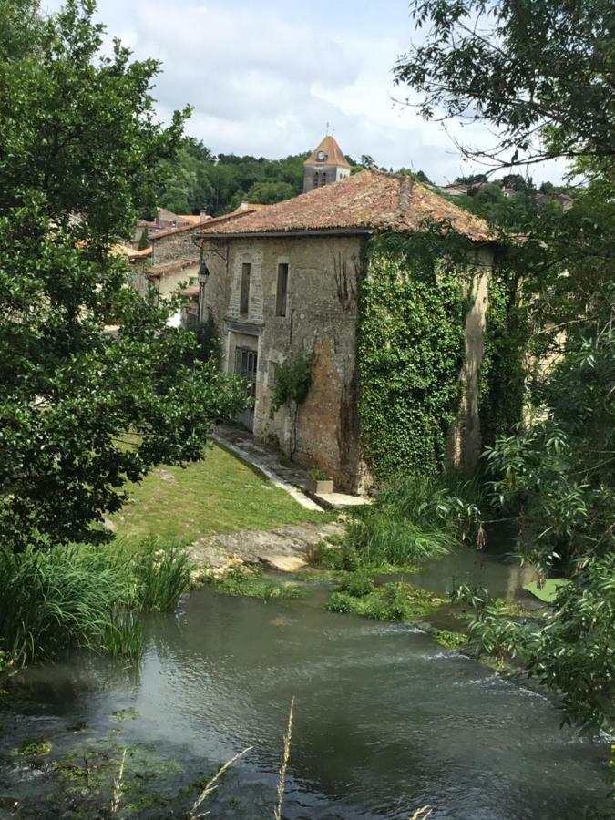 La Vieille Maison Rose Panzió Nanteuil-en-Vallée Kültér fotó